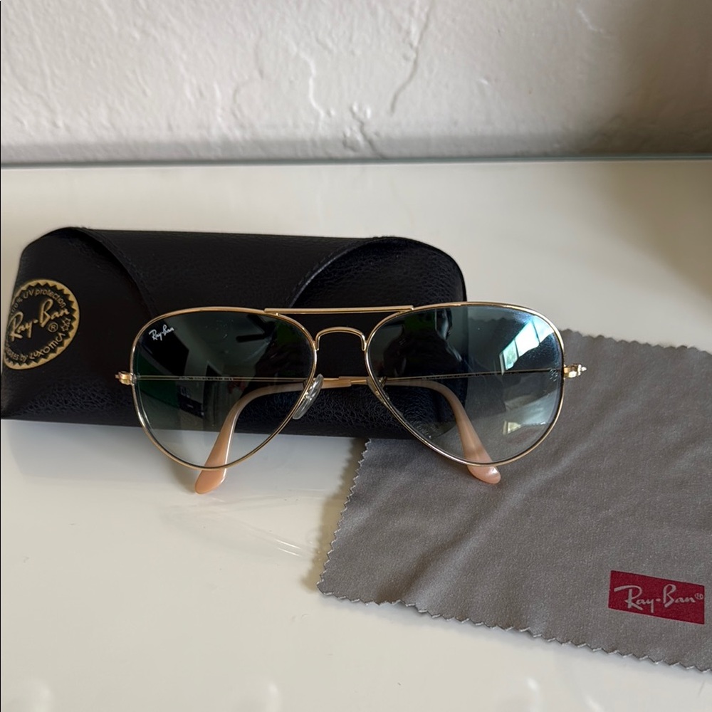 Ray-Ban Gold Aviator Sunglasses